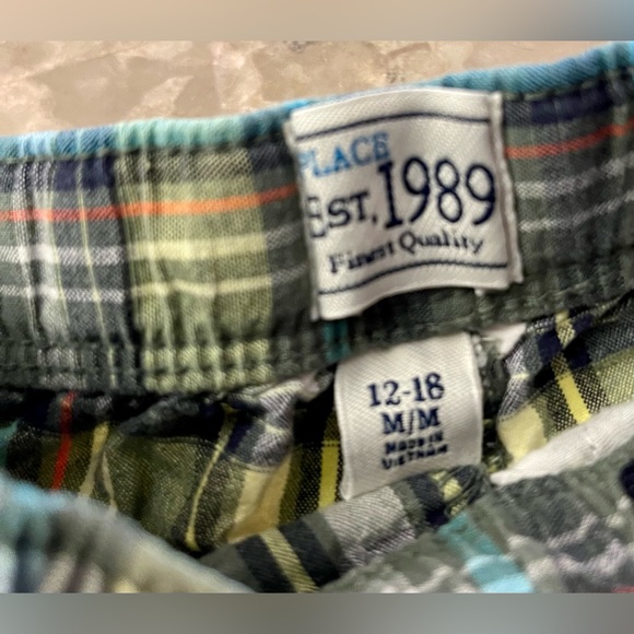 Place: boys shorts - size 12-18 months - Picture 3 of 3